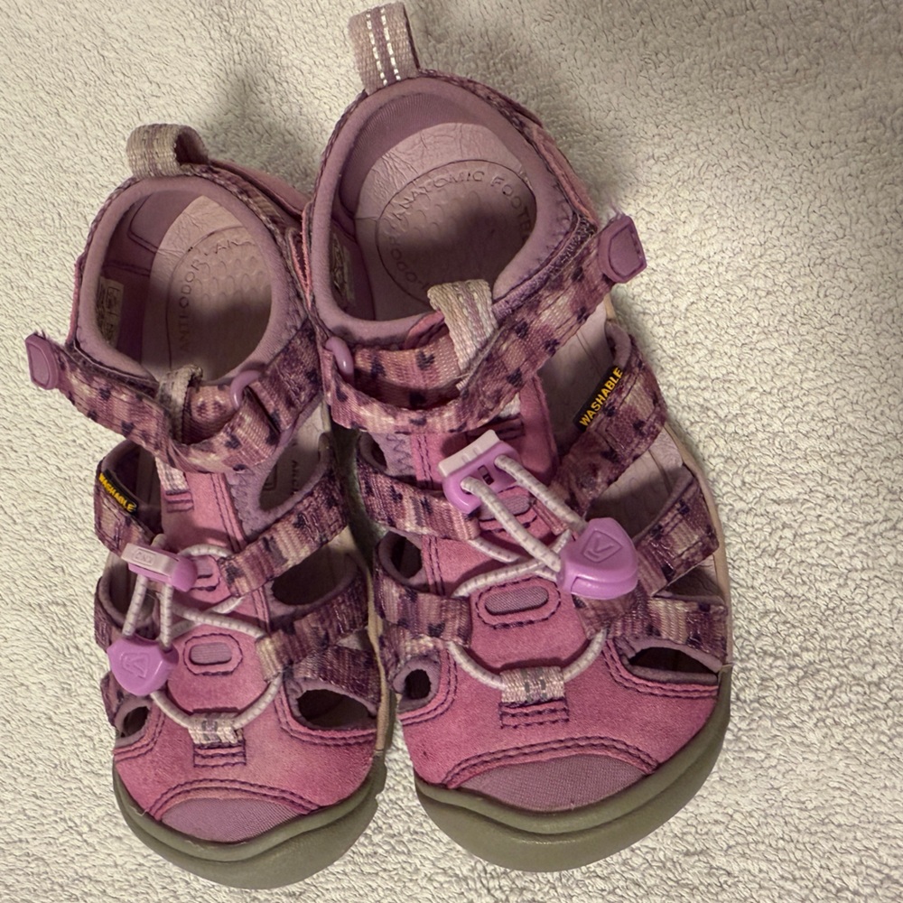 KEEN girls sandal 
Size 11
